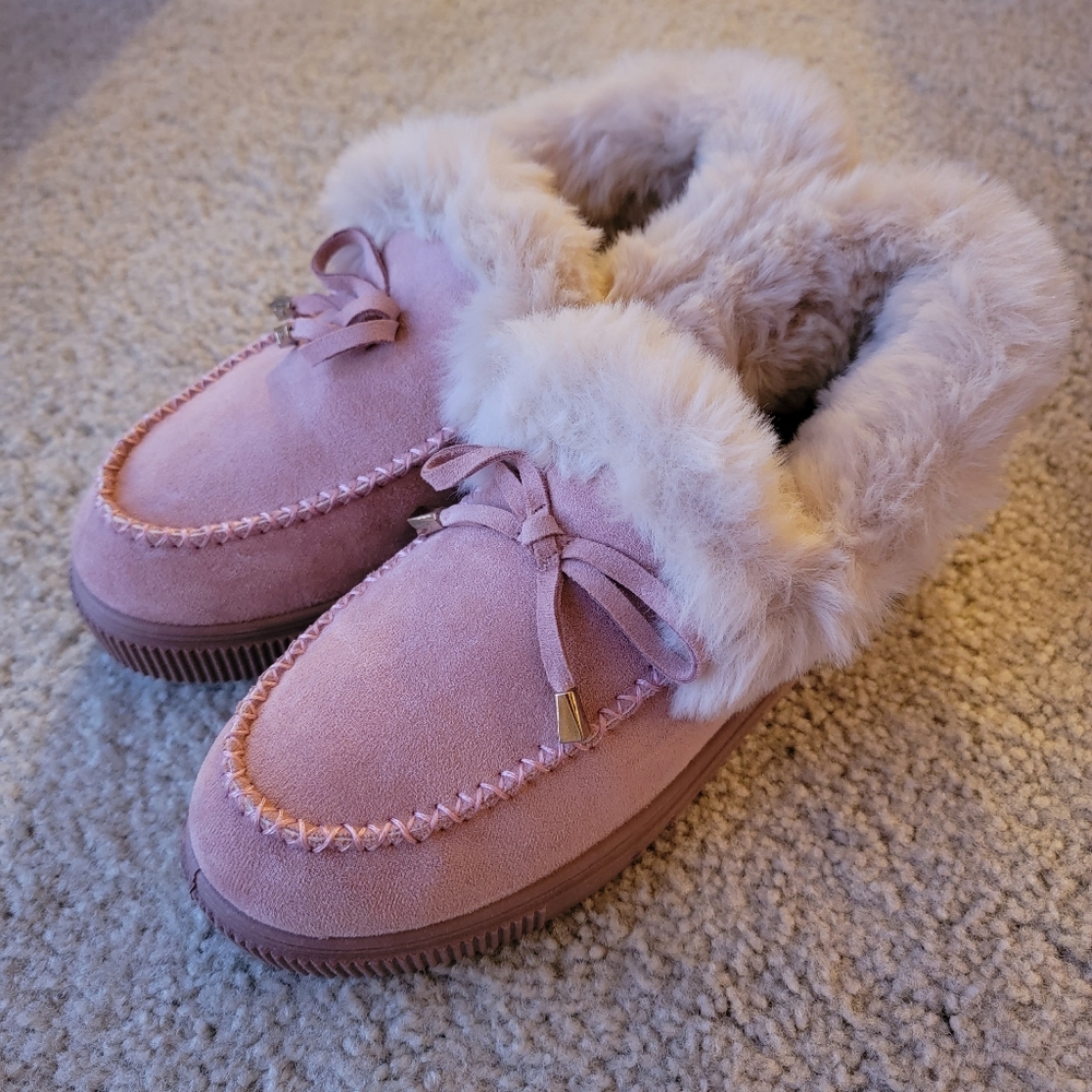 NWT Midnight Blush Pink Fuzzy Sneakers - Women's Size 8.5, Men's Size 7